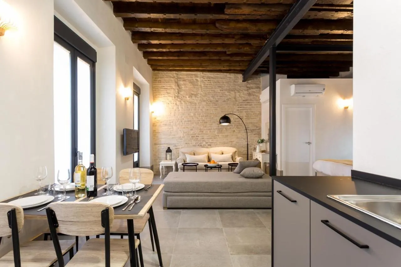 Oak & Sandstone Studio - Space Maison Apartments Seville